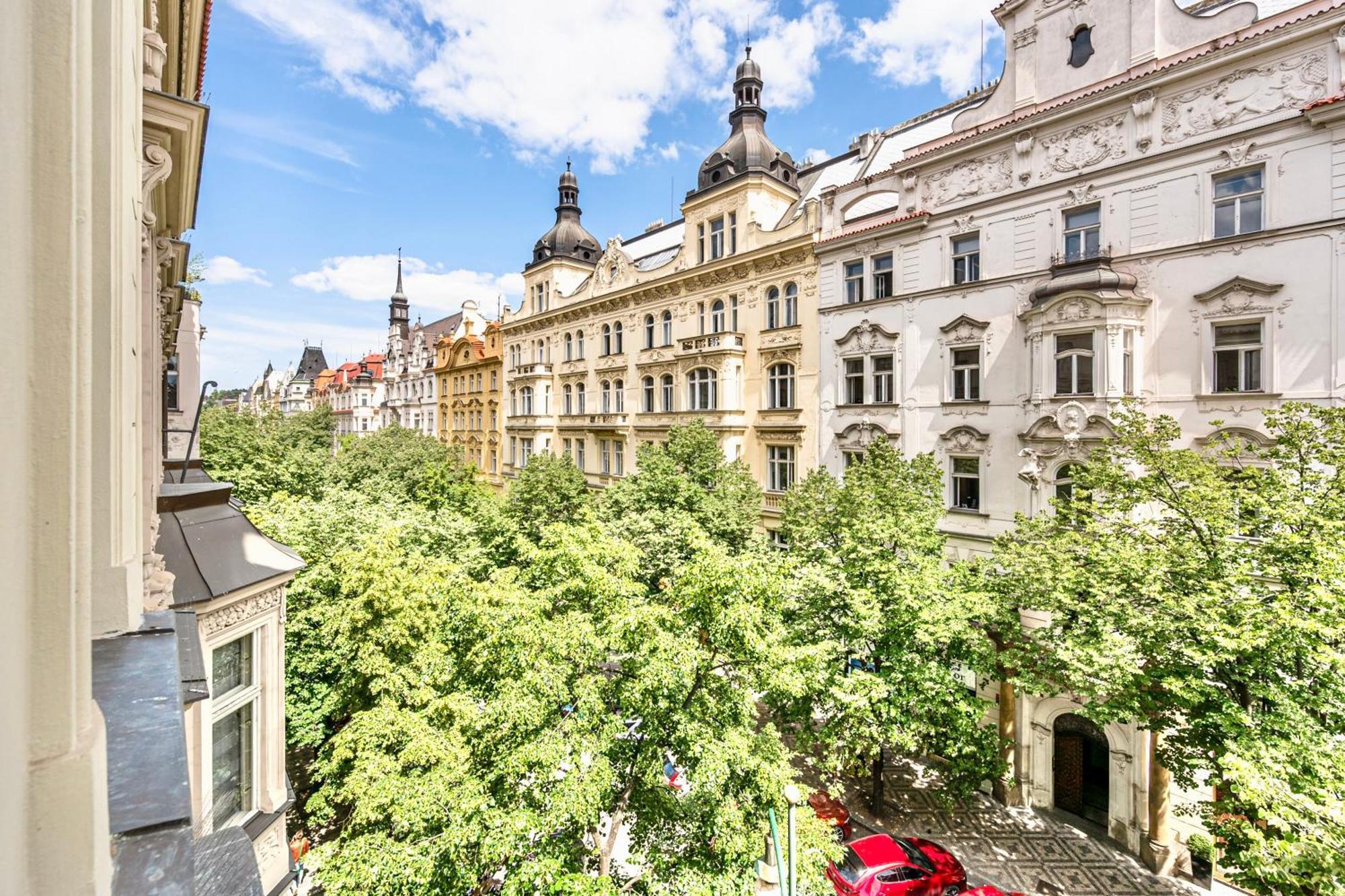The Old Town Square & Parizska Apartments Prague Exterior photo